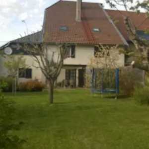 https://chambres-dhotes-la-maison-des-chiens-verts.hotels-rhonealpes.com