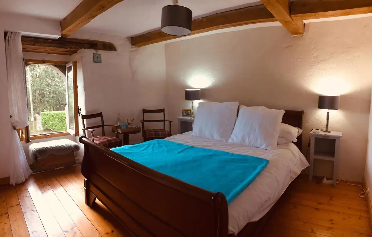 Trevejean Chambre D'Hotes De Charme Guerlédan Bed & Breakfast